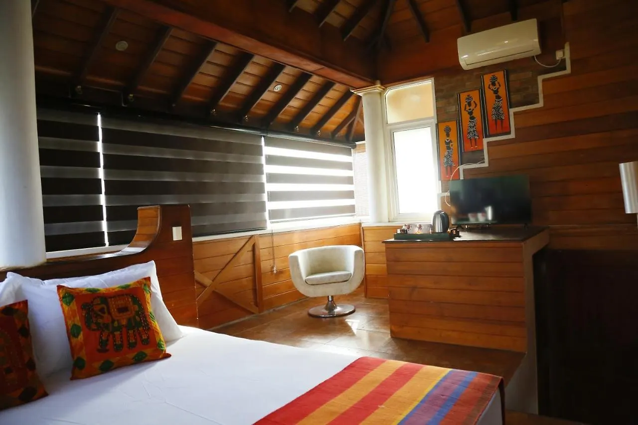 Crown Hills Kandy Inn